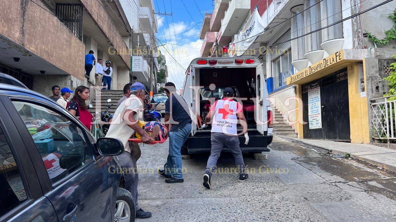 Mujer sufre fractura tras caída