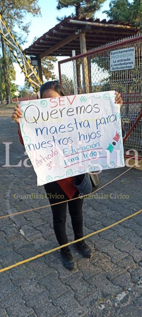 Paterfamilias de Tlacolula piden profesor de primaria
