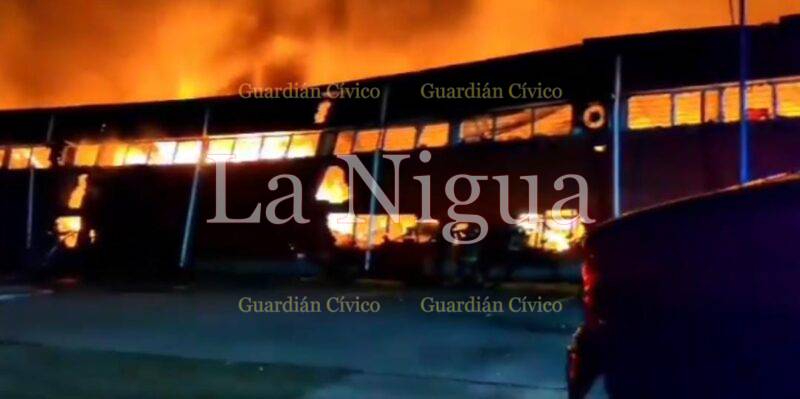 Se incendia bodega del IMSS en la CDMX