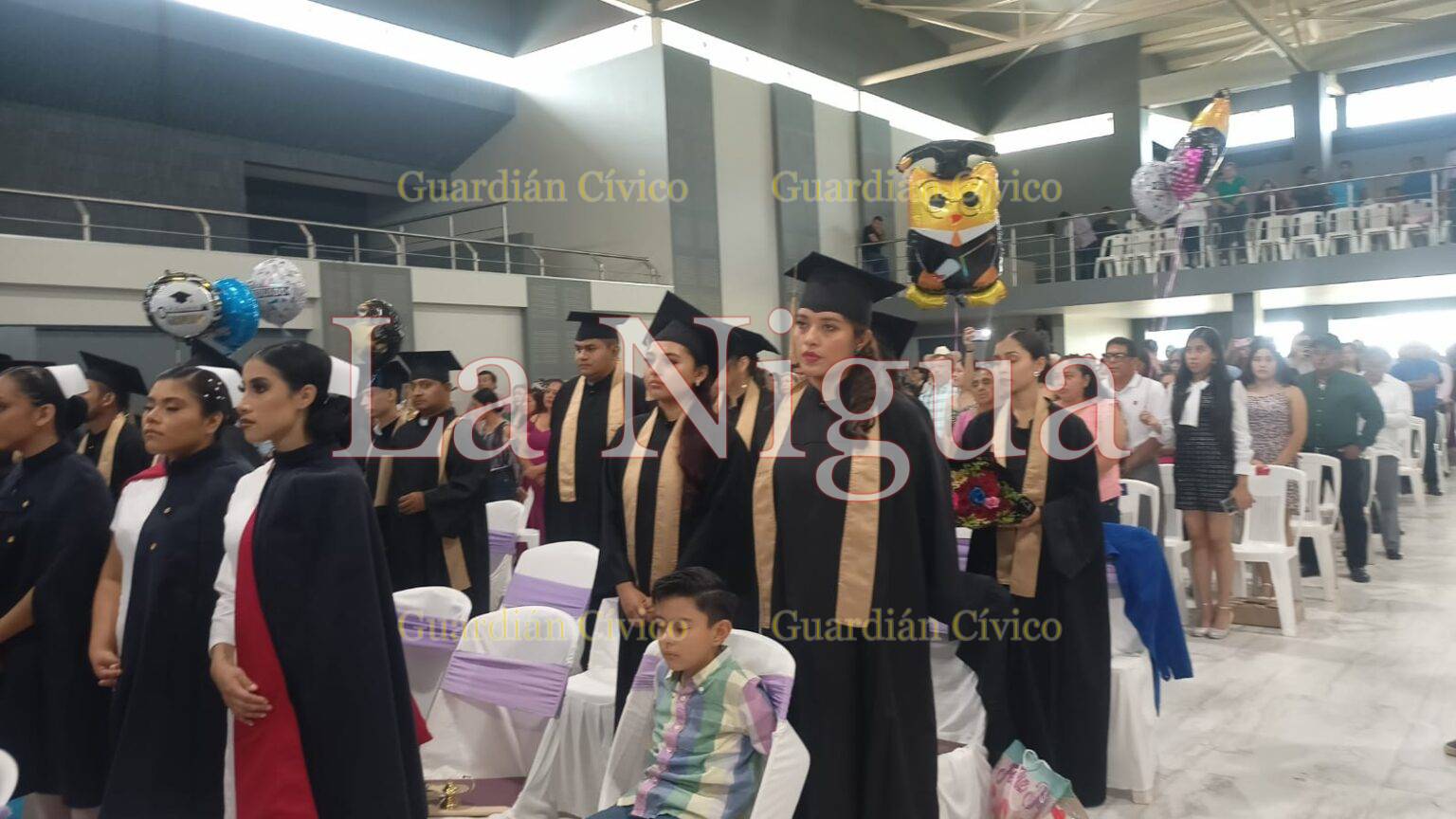 Emotiva Ceremonia de Graduación del #CEUNIV de #LasChoapas