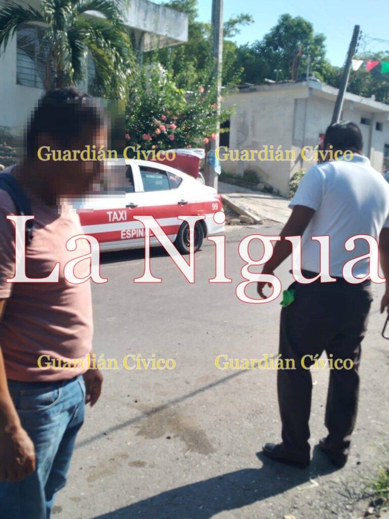 Taxista ataca con martillo a pasajero