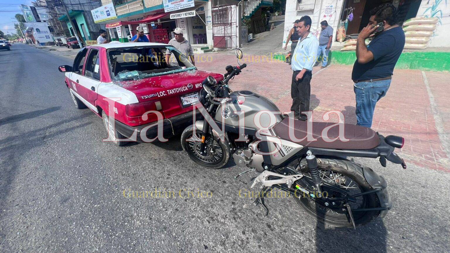 Adulto mayor provoca accidente; motociclista resulta lesionado