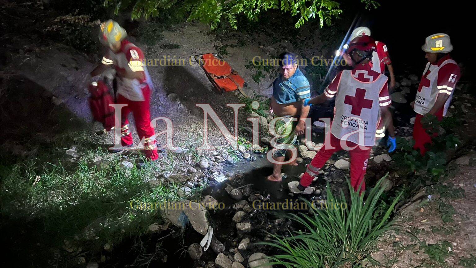 Hombre cae a un canal de aguas negras en la Colonia Poza Azul