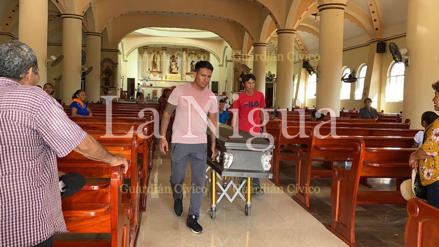 Después de tres meses, Sandy Gabriela fue sepultada en Acayucan.