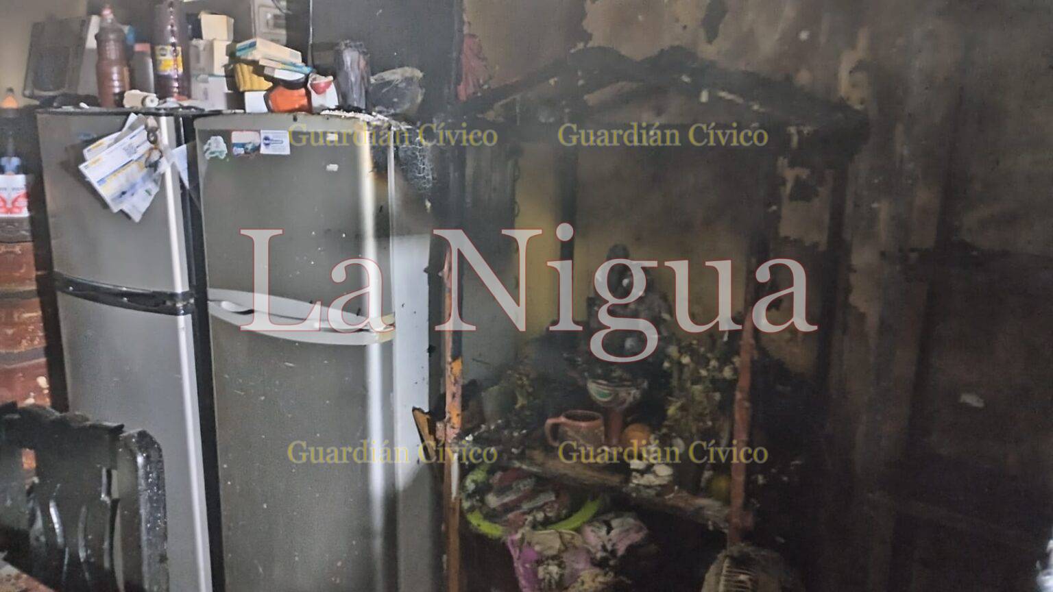 Altar de difuntos por poco y se lleva a los vivos