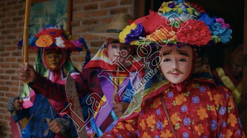 LLEGAN LOS PARACHICOS A COSCOMATEPEC FESTIVAL NACIONAL MÁSCARAS DANZANTES PRESENTADO DESDE CHIAPAS