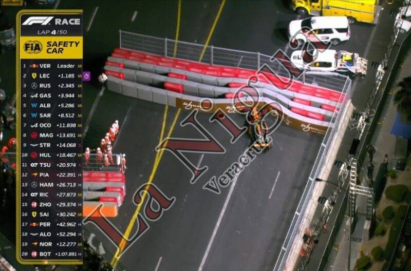 ¡Norris fuera! Terrible choque contra la escapada de seguridad.