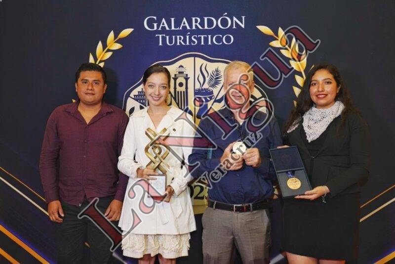 Enaltecen cordobeses con estatuillas en Galardón Turístico por recorrido en finca de café y platillo tradicional