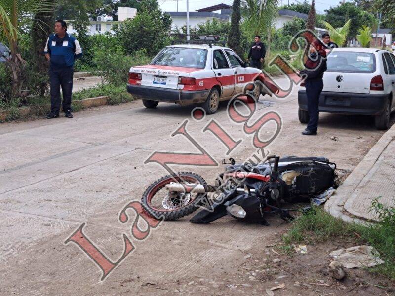 Choque entre taxi y motocicleta deja como saldo una persona lesionada