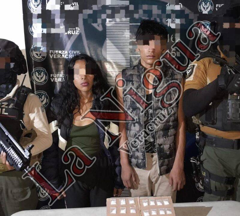 Detiene FC a pareja con bolsitas de droga