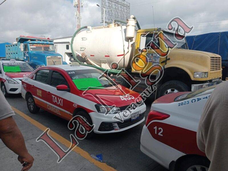 Taxistas de zona norte se manifiestan por abusos y piden diálogo con la Alcaldesa Patricia Lobeyra