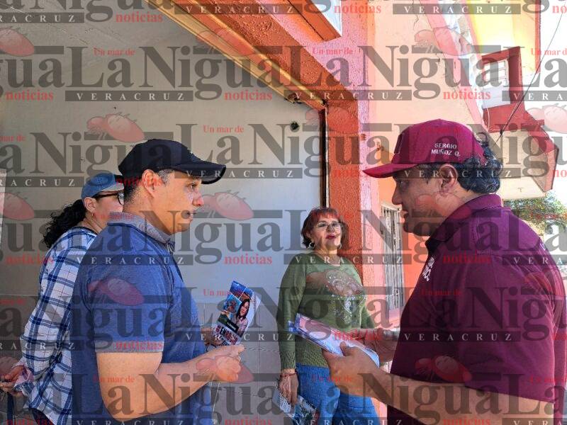 Aspirante de MORENA, Sergio Muñoz, recorre casa por casa en Alvarado para informar y solicitar apoyo
