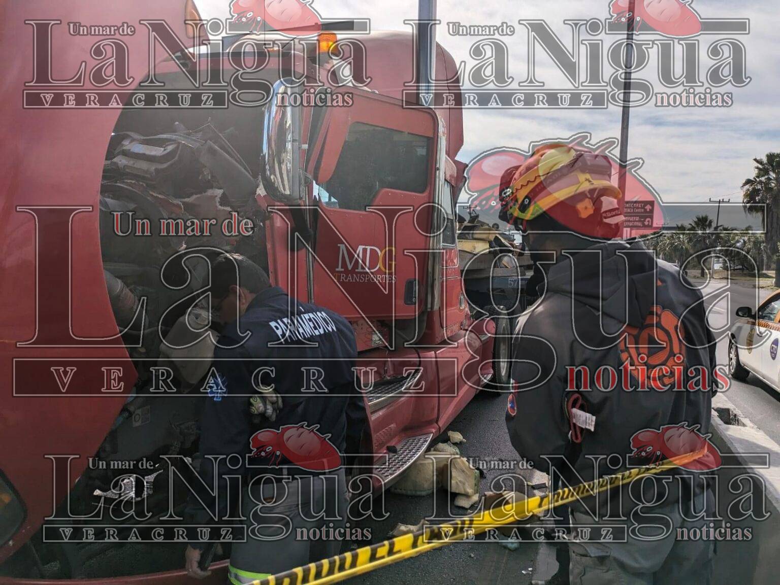 Trailero muere prensado con su propia carga