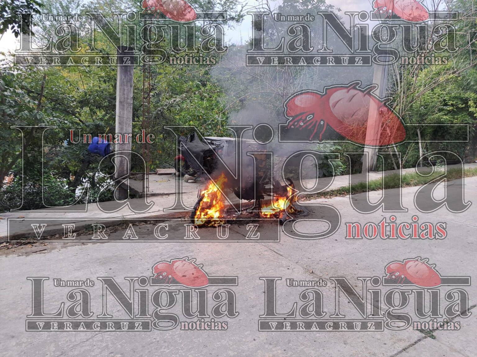 Se incendia motocicleta