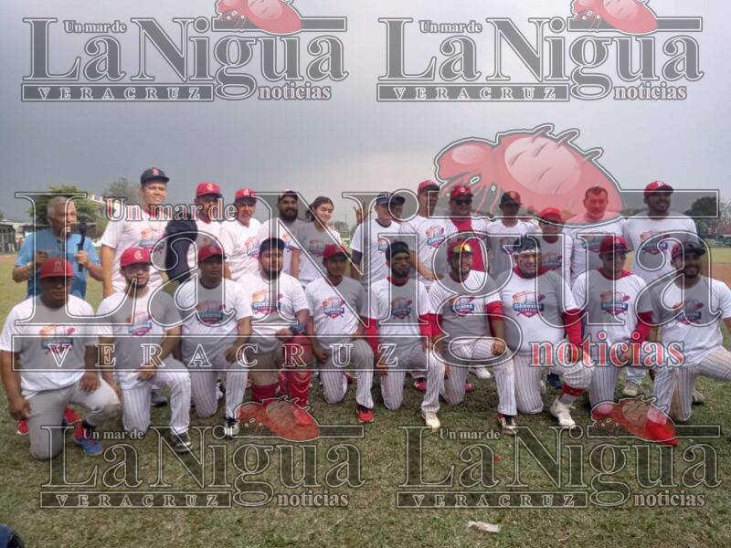 Grupo Garrido ganó un juego “loco” 16-15 a los Rookies