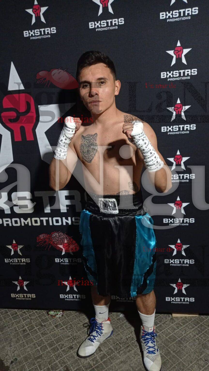 El Tachi Rojas gana campeonato nacional fecombox en Oaxaca peso gallo