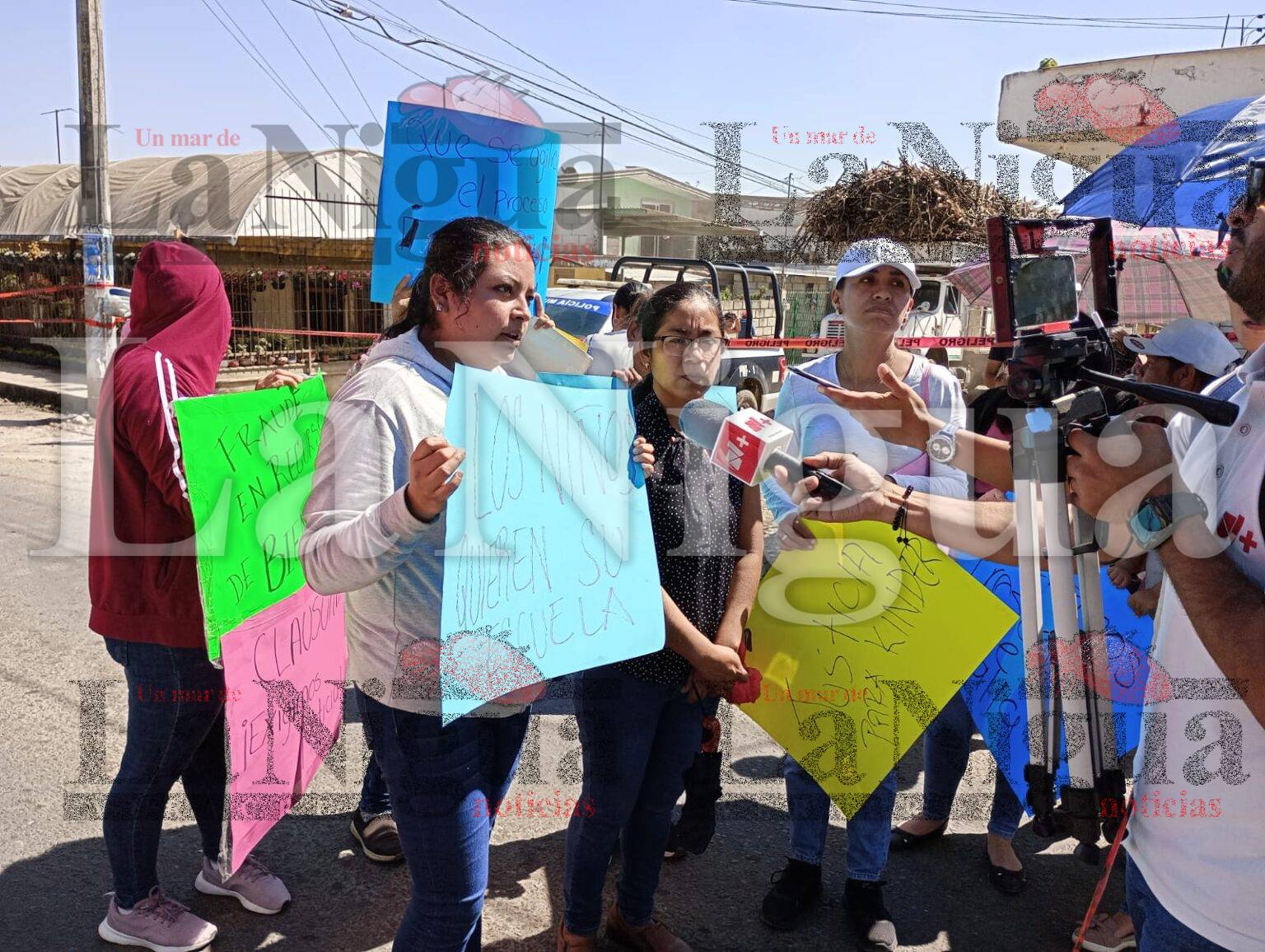 Bloquean carretera Fortín-Conejos.