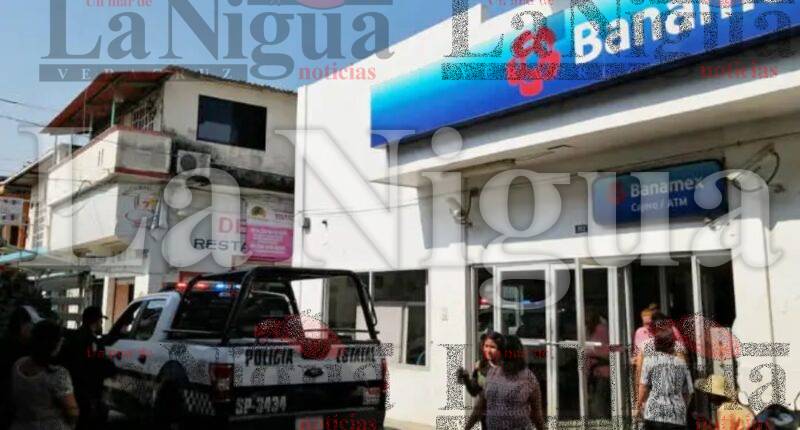 Asaltan a pareja en banco de Las Choapas