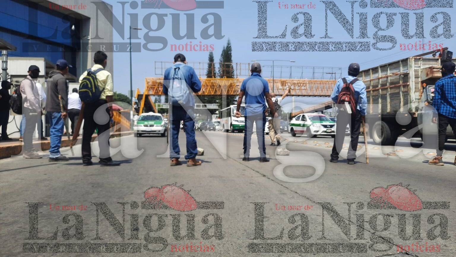 Bloqueo en Avenida Lázaro Cárdenas: Exigen liberación de Higinio Bustos Navarro