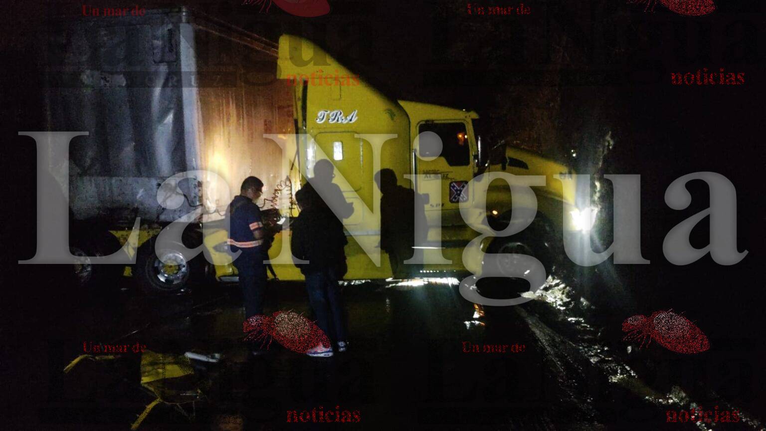 Trailero provoca triple choque en el Libramiento Fray Andrés de Olmos