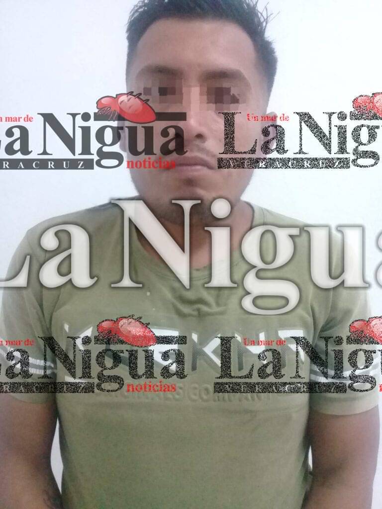 Aseguran preventivos municipales a otro narcomenudista en Papantla