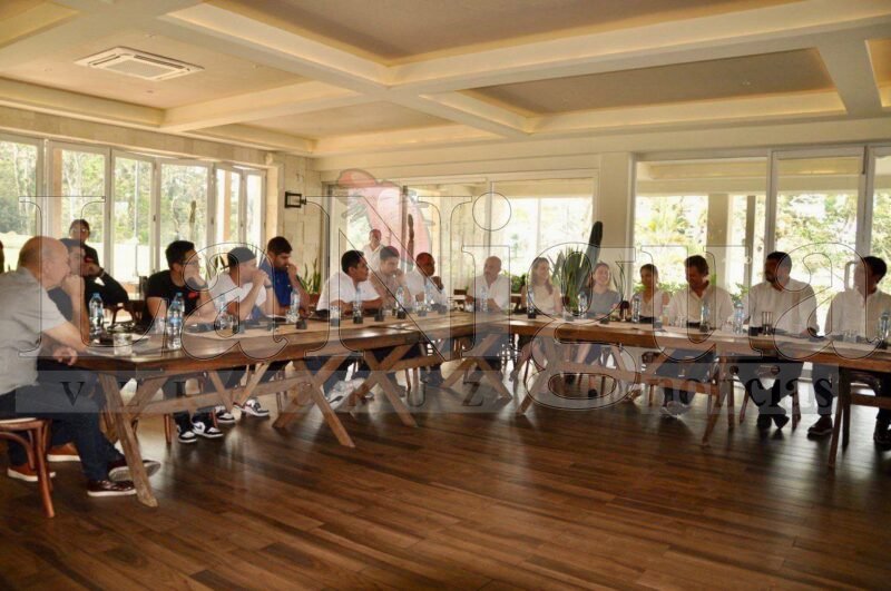 Empresarios muestran creciente respaldo al proyecto de Zenyazen Escobar