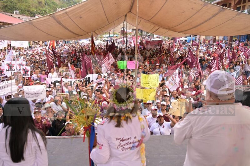 ENTREGA IXHUATLÁN DE MADERO BASTÓN DE MANDO A ROCÍO NAHLE