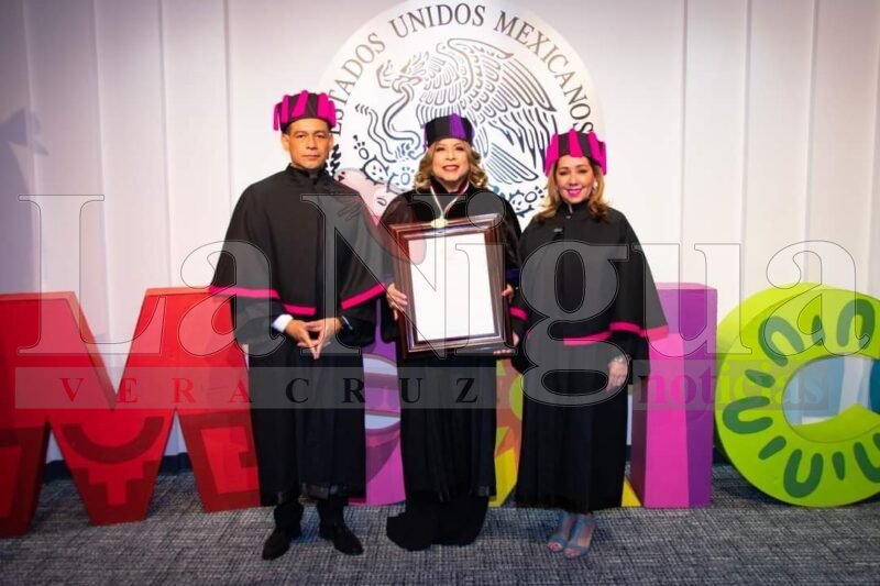 CEUNIV entrega Doctorado Honoris Causa a mujer líder en Estados Unidos