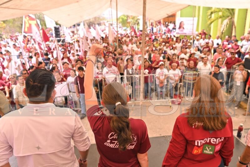 ¡ROCÍO AGUANTA EL PUEBLO TE LEVANTA! ¡NO ESTÁS SOLA! RESPALDA APAZAPAN A ROCÍO NAHLE