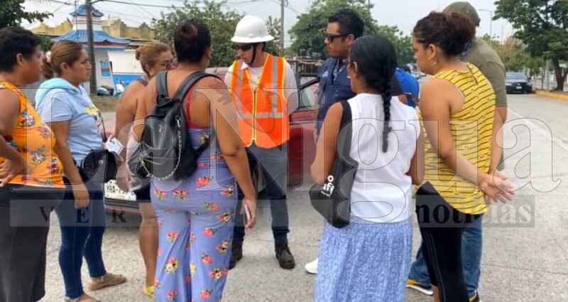 Vecinos de la colonia Emiliano Zapata levantan bloqueo en la avenida JB Lobos tras acuerdo para restablecer energía eléctrica