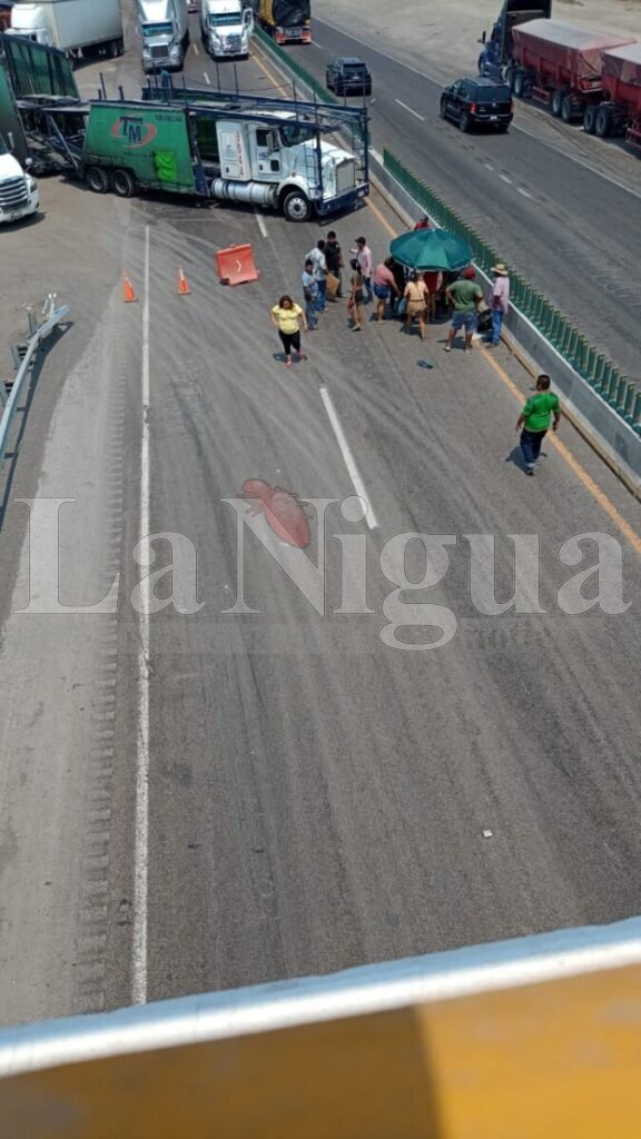 Persona Atropellada en Autopista Tinajas-Cuitláhuac