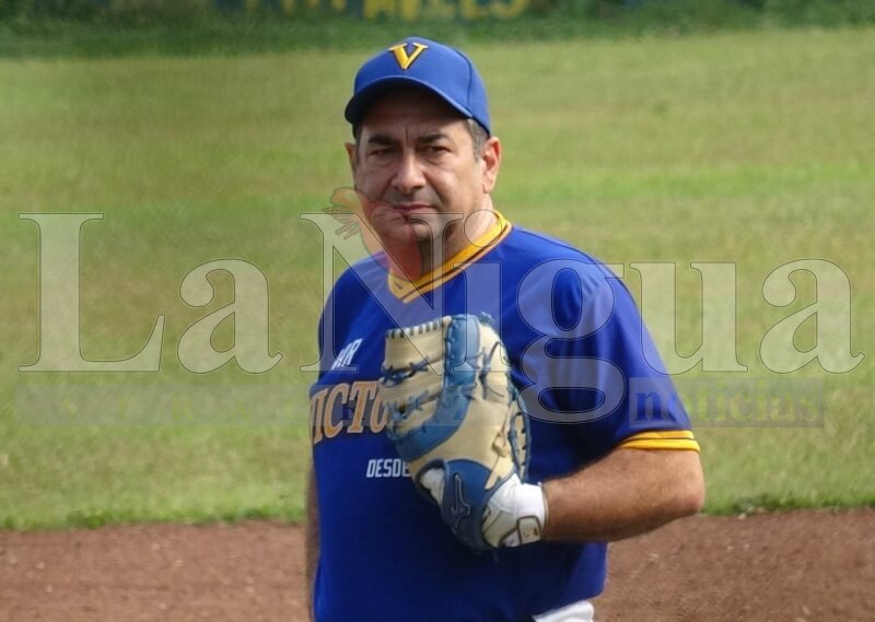 El 4 de julio el playbol del béisbol intersemanal