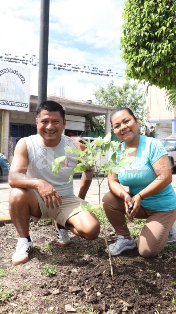 Entrega de Arbolitos Frutales y Maderables en Atoyac
