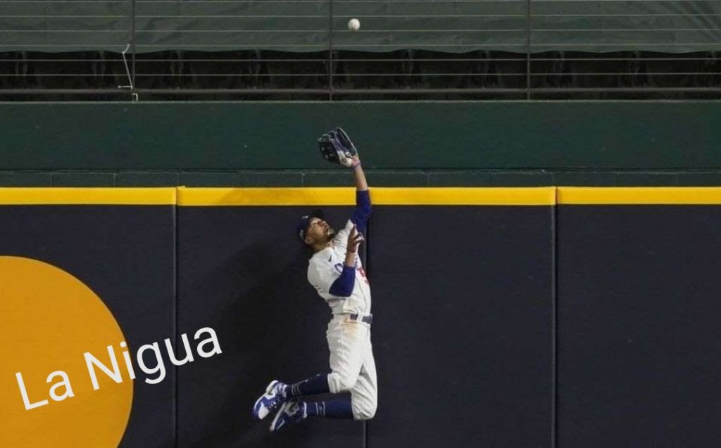 Betts ganó su quintoguante de oro en GL*Nolan Anerado su octavo