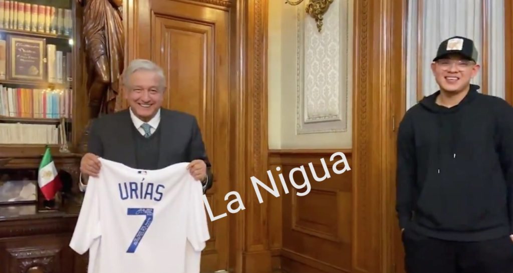 El mexicano lo puede todo: Julio Urias