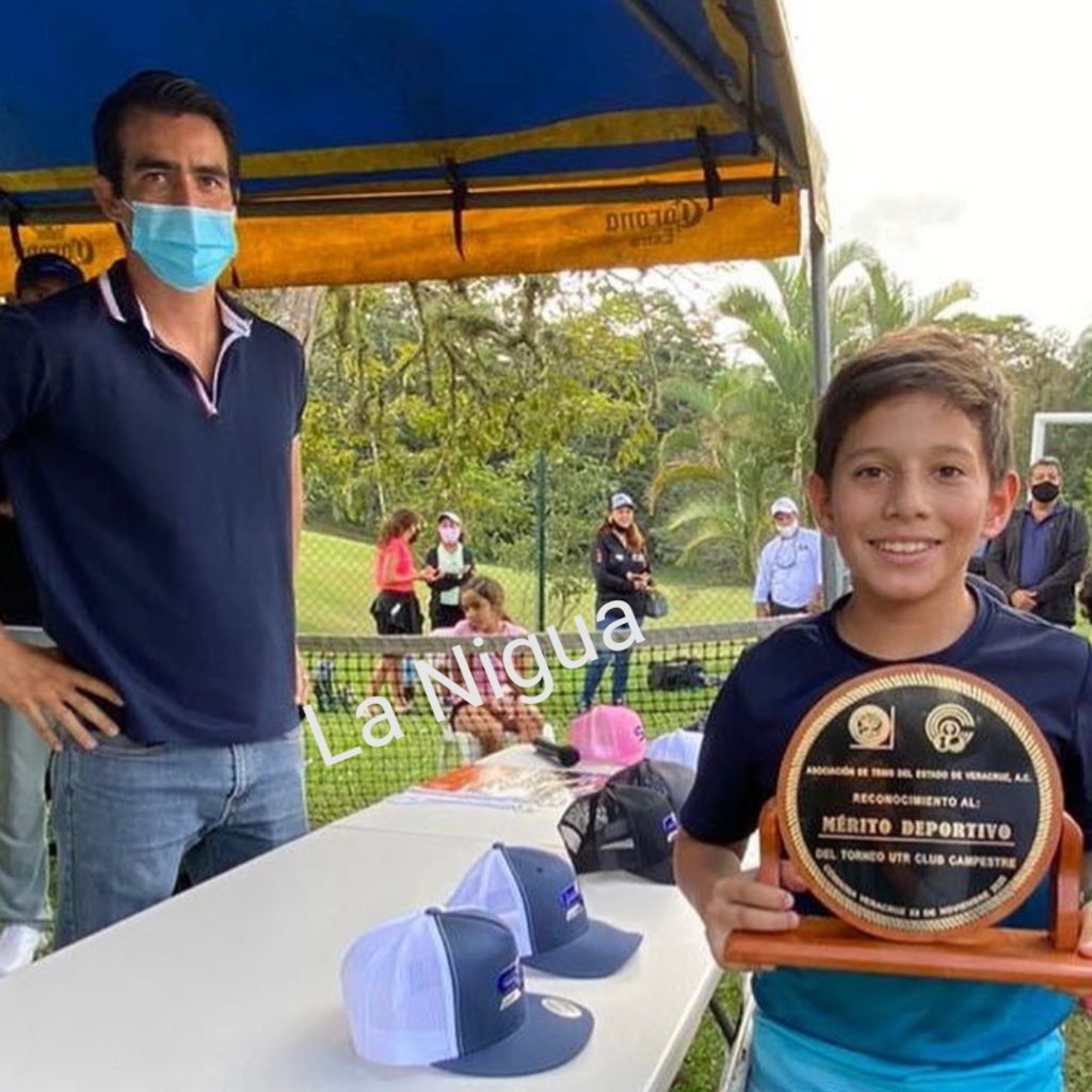 Ignacio Ruiz superó a DiegoVega en la final del tenis UTR