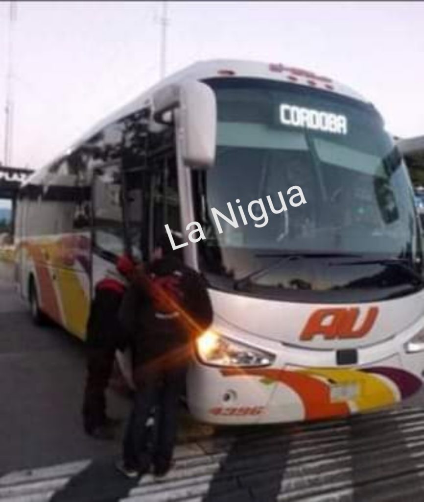 Autobús AU fue asaltado