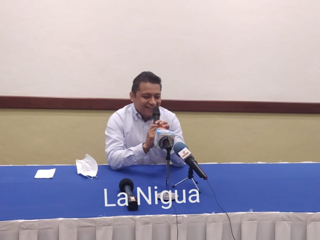 Regidor Primero pide licencia para buscar precandidatura por el distrito local XX