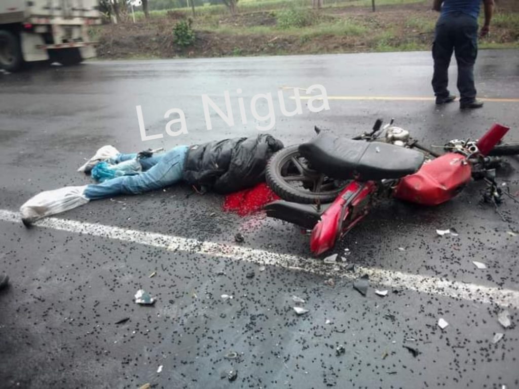 Motociclista pierde la vida