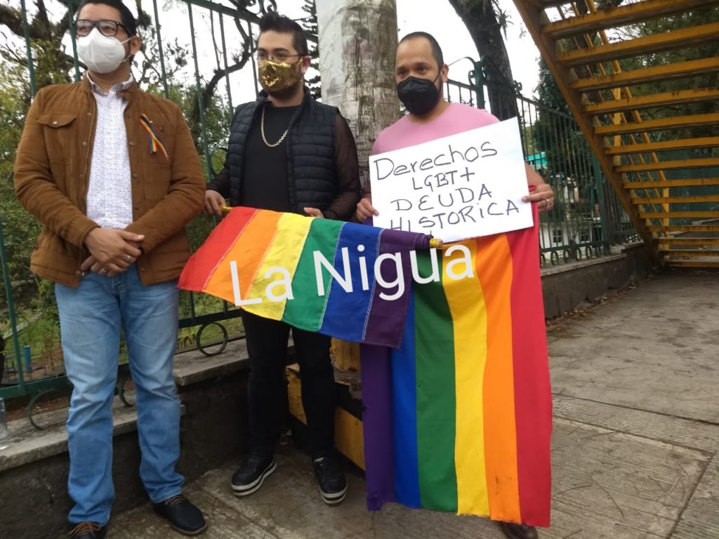 Para recordar la Integrantes LGBTTTI iniciaron una caravana para recordar la conmemoración de lucha y protesta que inició el 29 de enero del 2007