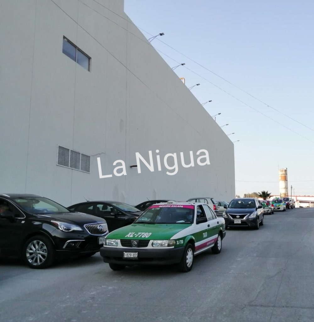 Taxistas piden a Tránsito del Estado chequen anomalías y den permiso de entrar a trabajar en plazas comerciales