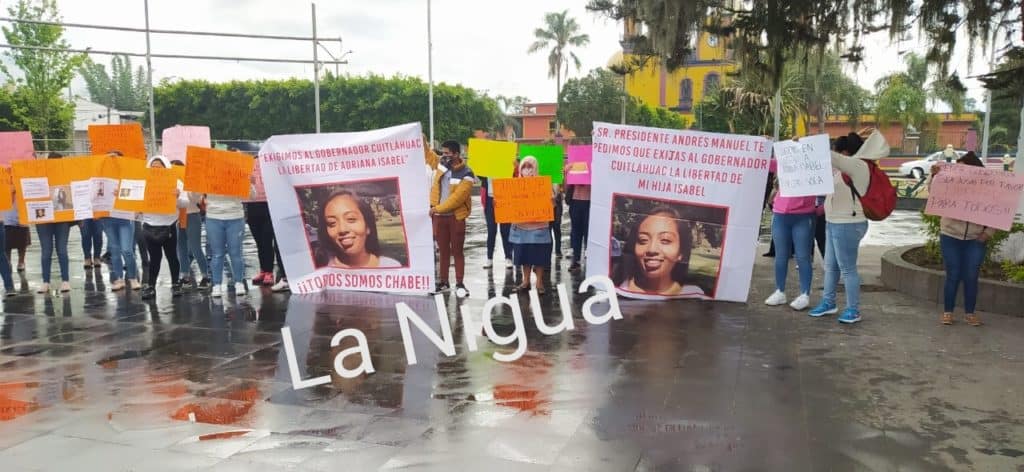 En Atzacan exigen libertad de Adriana Isabel