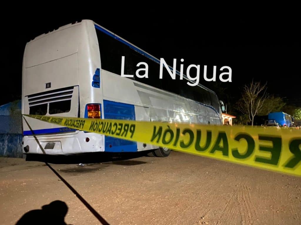 Sufre atentando línea de autobuses en Texistepec