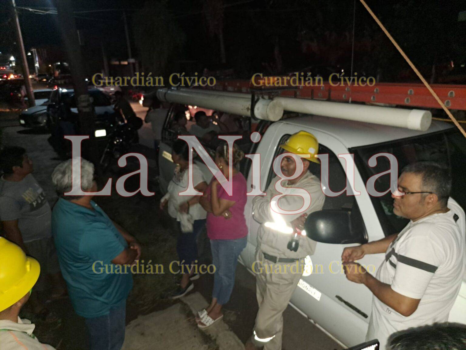 Protestan por pésimo servicio de la CFE