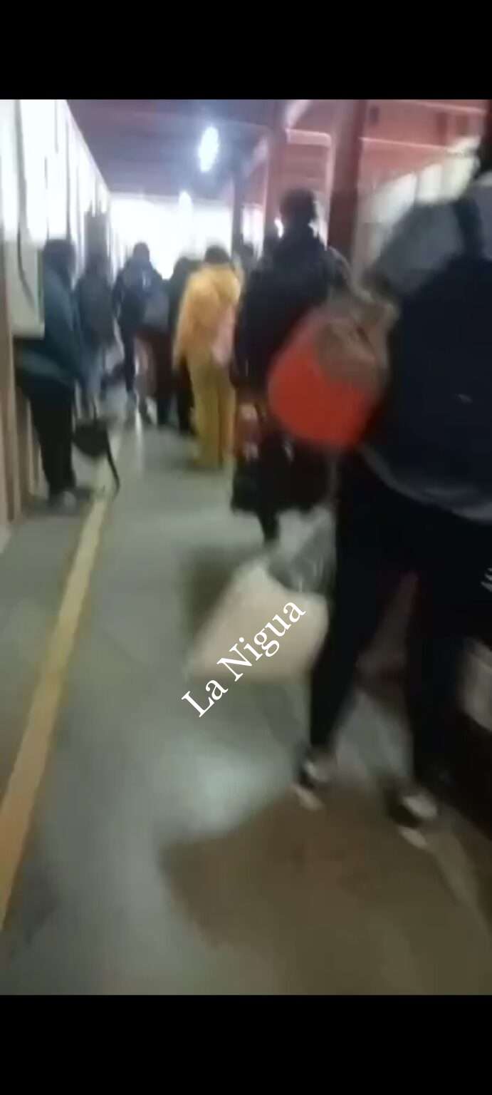 Les ofrecen trabajo en Tijuana, pero los tienen encerrados en un edificio, si salario y con una comida diaria.