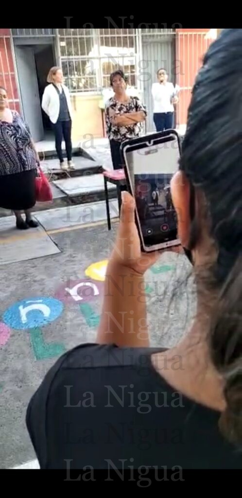 Señalan a directora de primaria de desvío de recursos y de dejar que aviadores cobren nómina