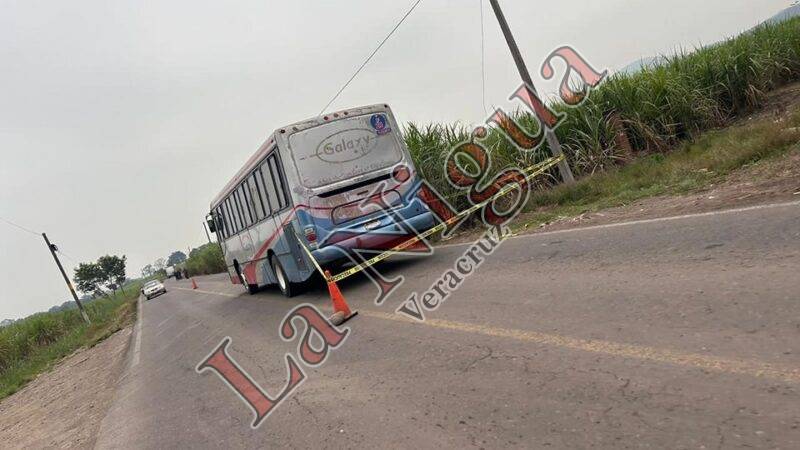 Asalto a autobús deja 1 muerto y 2 heridos