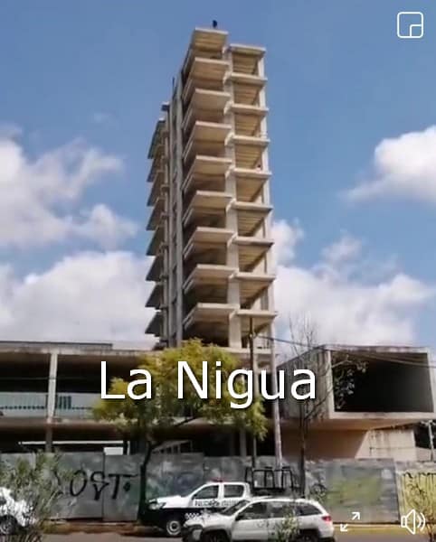 Hombre sube a obra en construcción para intentar quitarse la vida 1 WhatsApp Image 2020 10 25 at 11.55.02 1