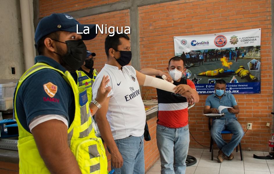 Capacitan en primeros auxilios a servidores públicos