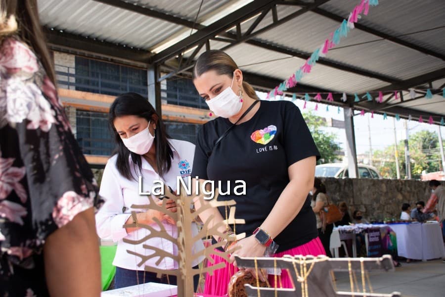 Concluye con éxito primer mes de “Mercadito de Jóvenes Emprendedores” de DIF Fortín